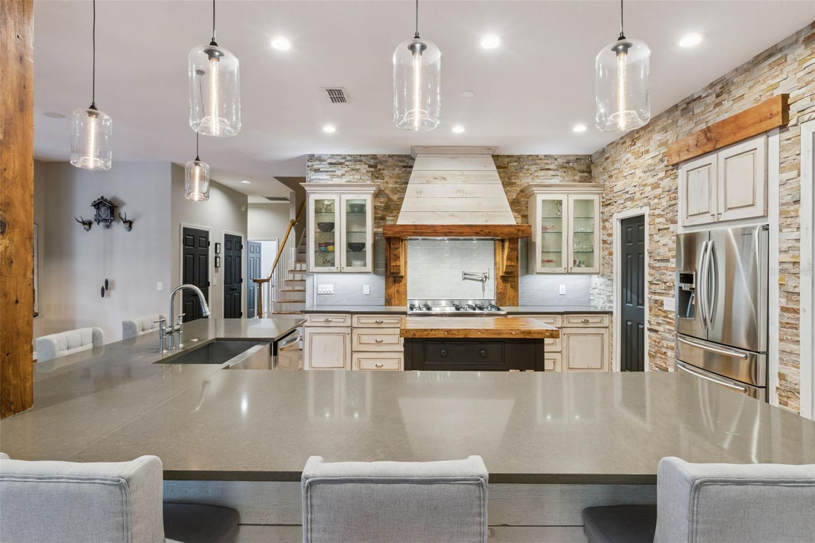 FISH HAWK TRAILS UN 1 & 2 - Residential