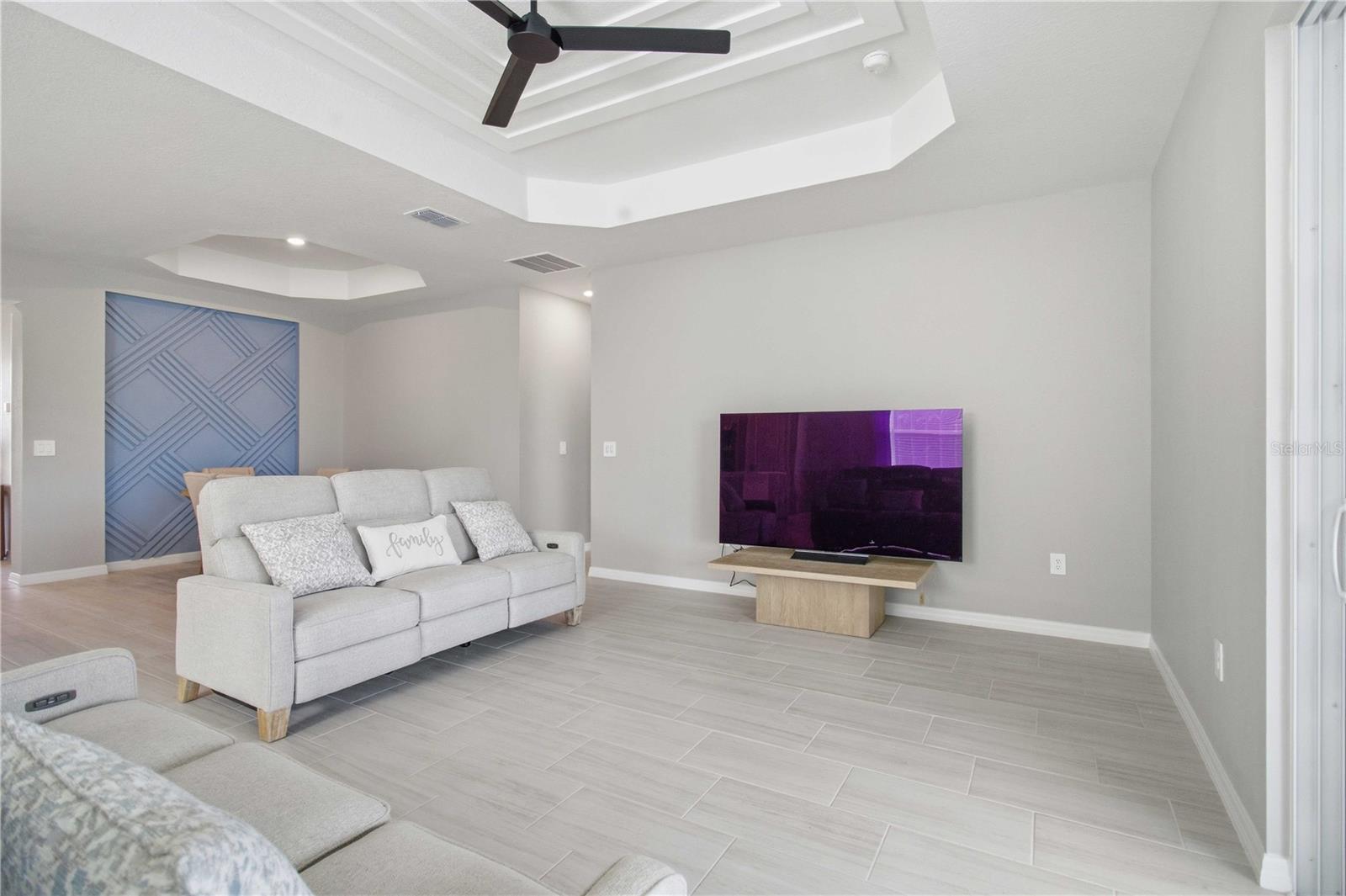CALUSA COUNTRY CLUB - Residential