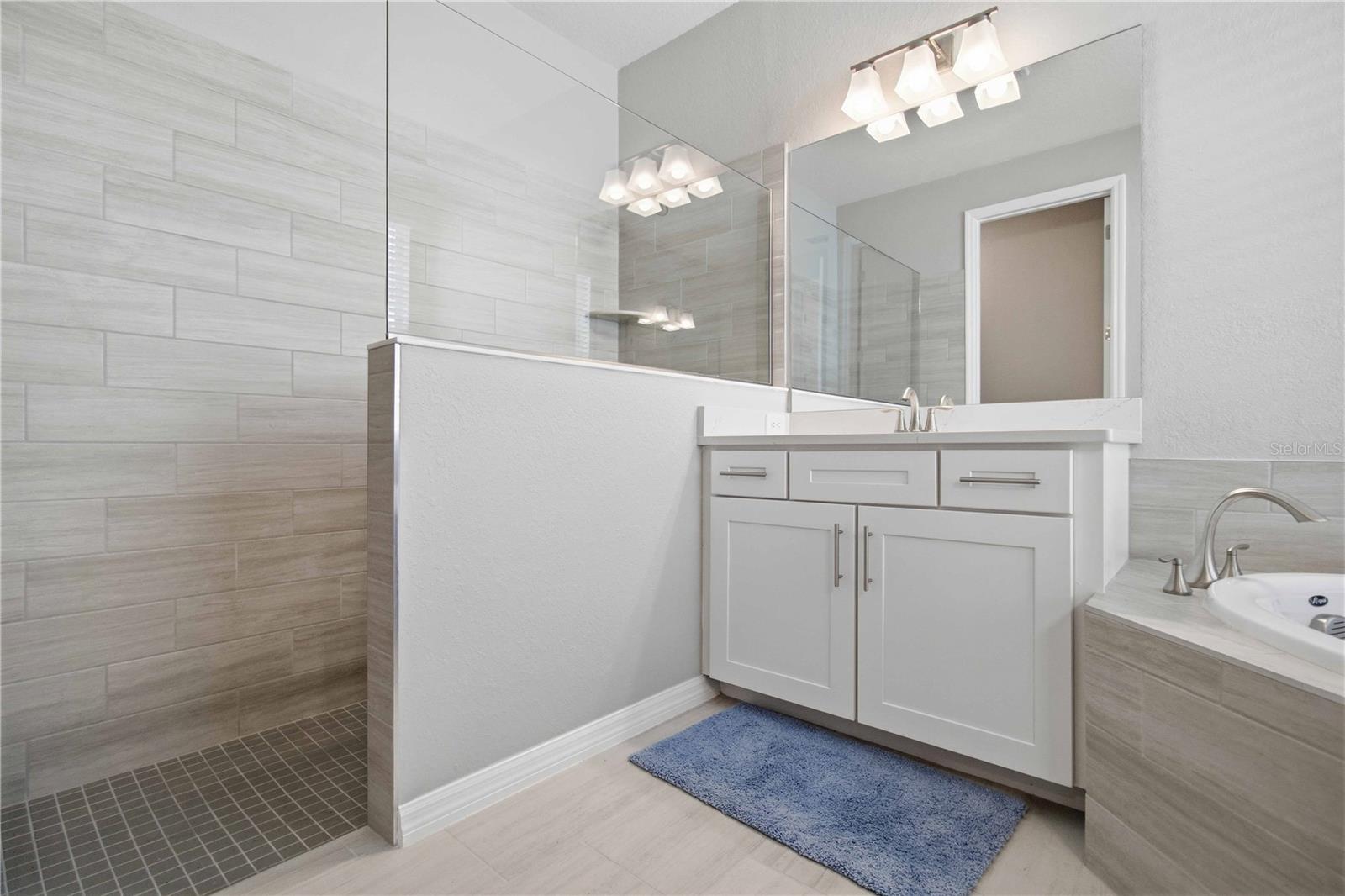CALUSA COUNTRY CLUB - Residential