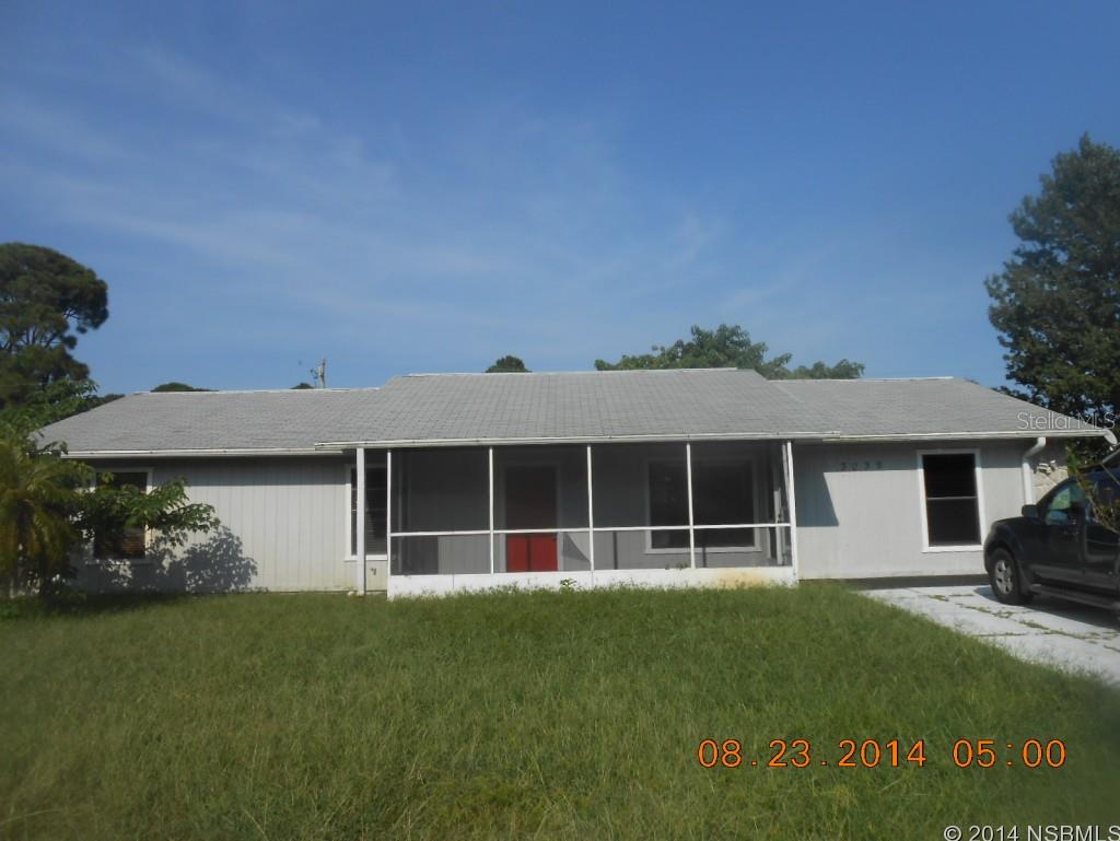 Don't miss this one! Lots of room for whole family inside and out. Two screened in porches. Prior to seller receipt and approval of the full title package from foreclosure, title to the property will be conveyed by a quit claim deed.Information entered into MLS is deemed to be accurate but not guaranteed ;Water: City