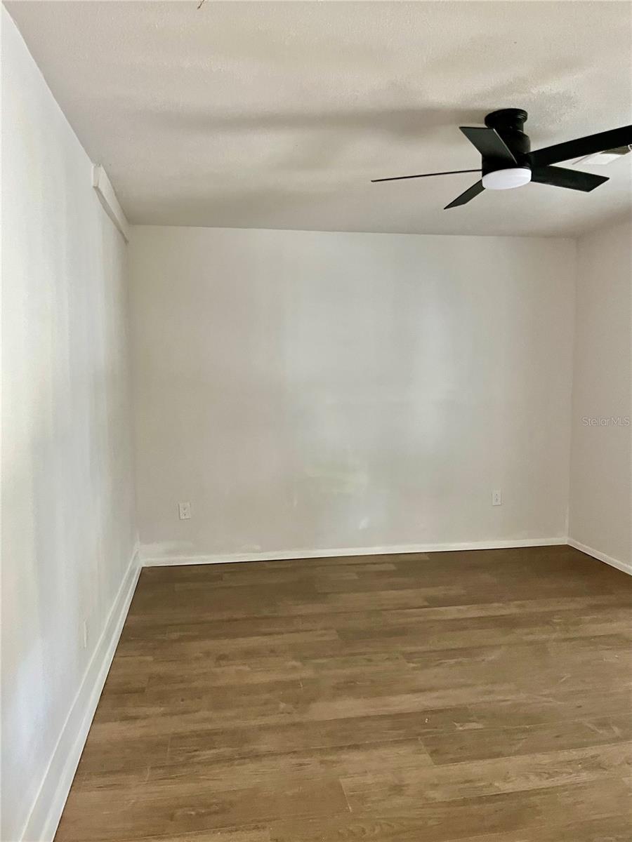 LAKE KATHRYN WOODS - Residential