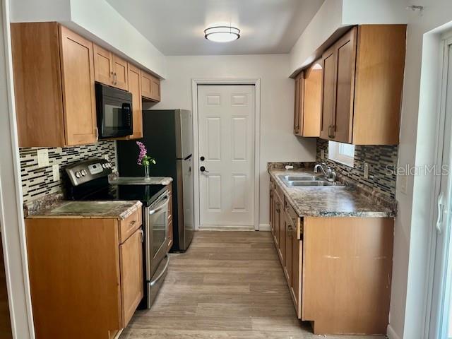 LAKE KATHRYN WOODS - Residential