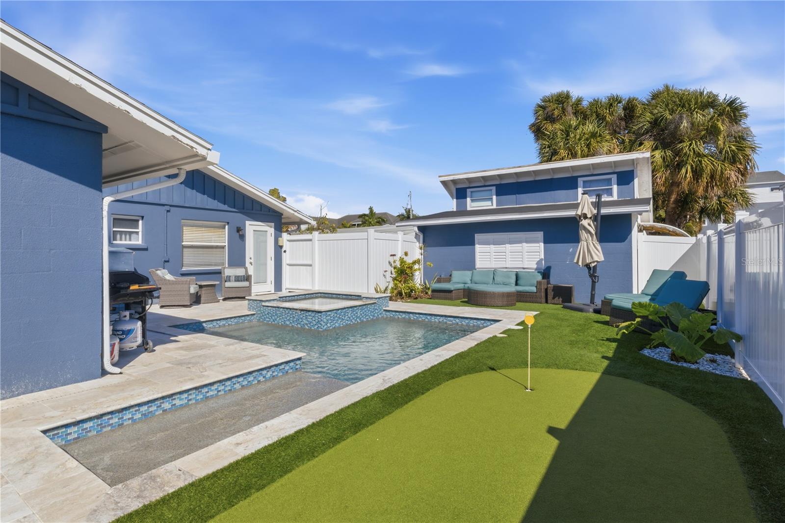 HAVERKOS COURT - Residential