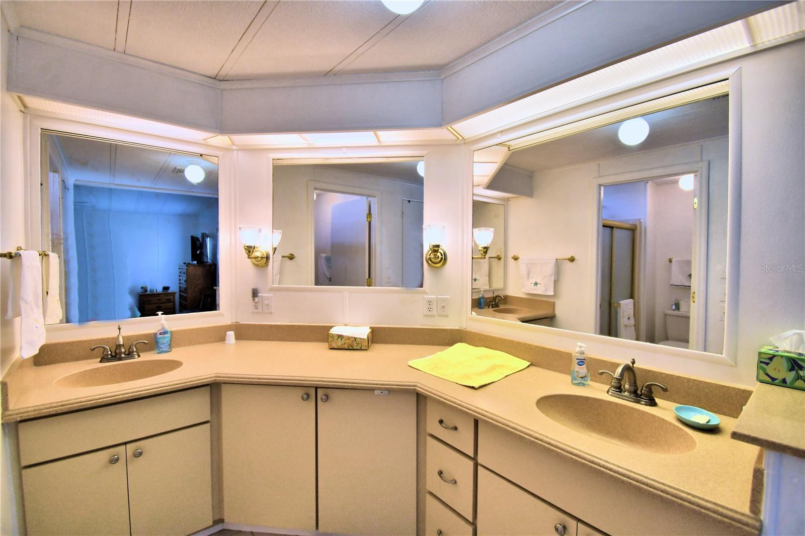 OAKWOOD ESTATES - Residential
