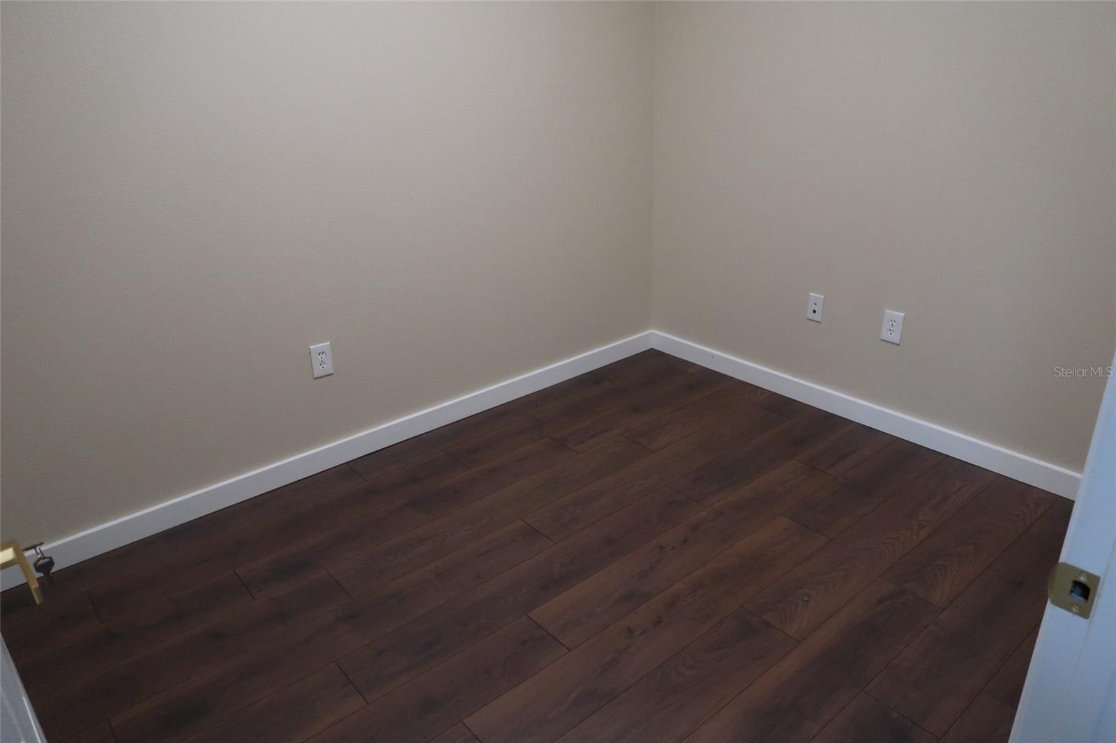 ALAFAYA BUSN CENTER - Commercial Lease