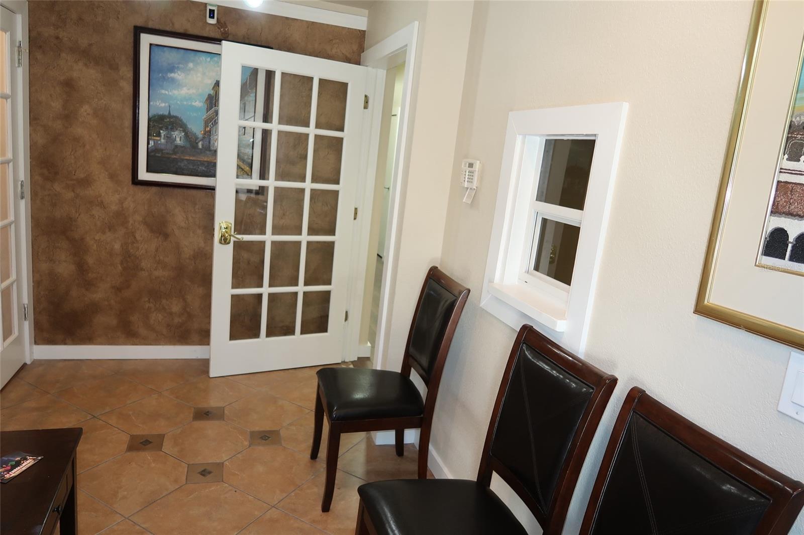 ALAFAYA BUSN CENTER - Commercial Lease