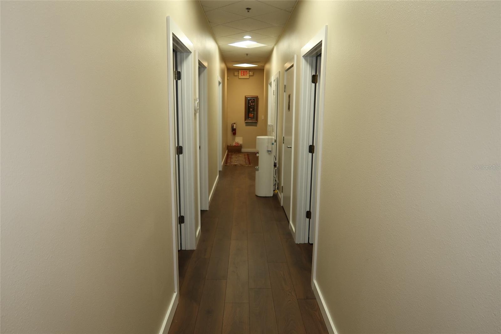 ALAFAYA BUSN CENTER - Commercial Lease