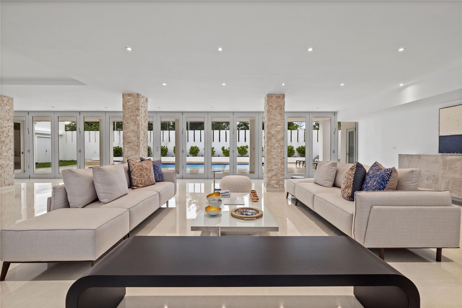 LA VILLA DE TORRIMAR - Residential