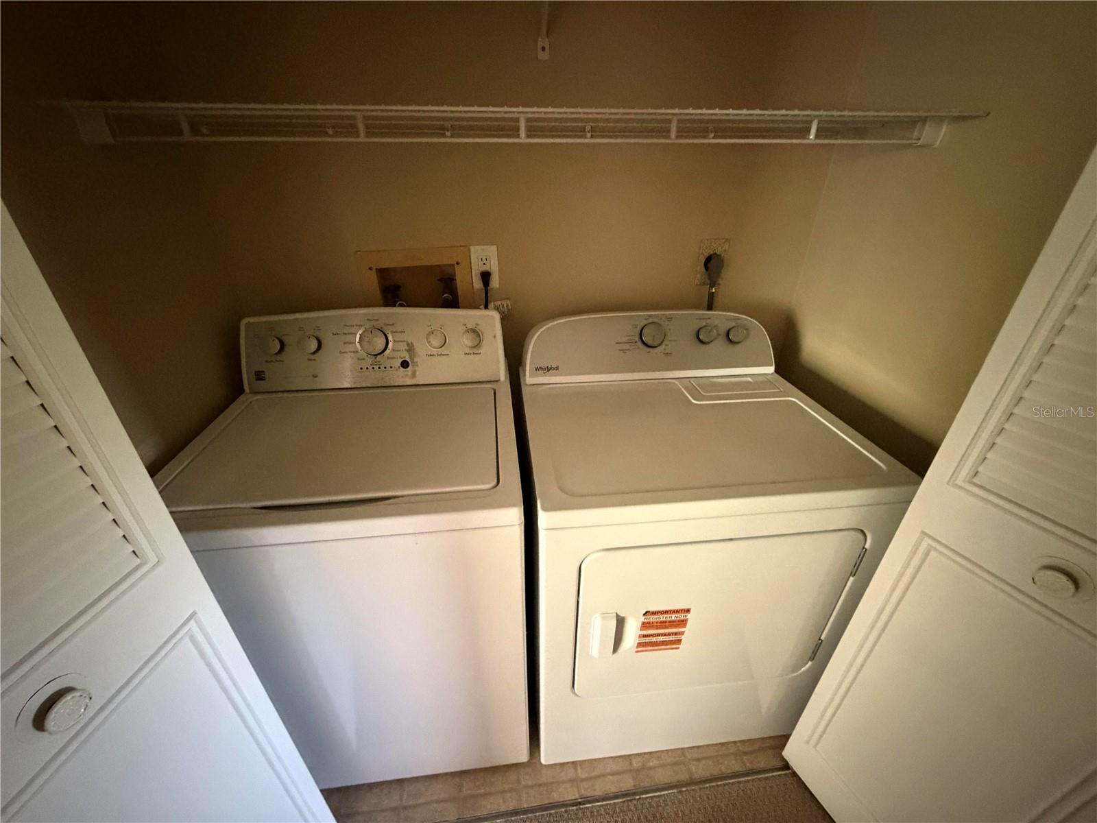 FIVE LAKES 1 & 1C - Residential Lease