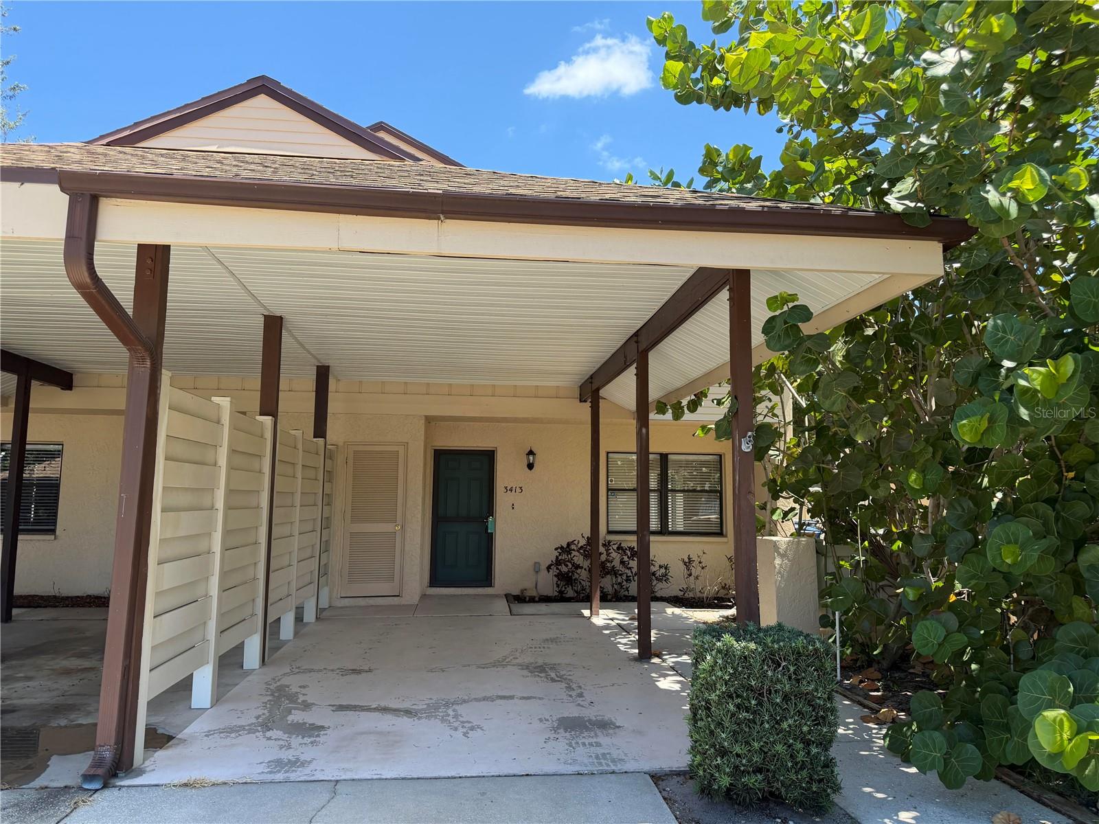FIVE LAKES 1 & 1C - Residential Lease