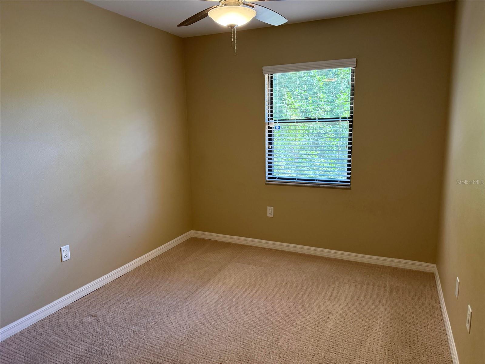 FIVE LAKES 1 & 1C - Residential Lease