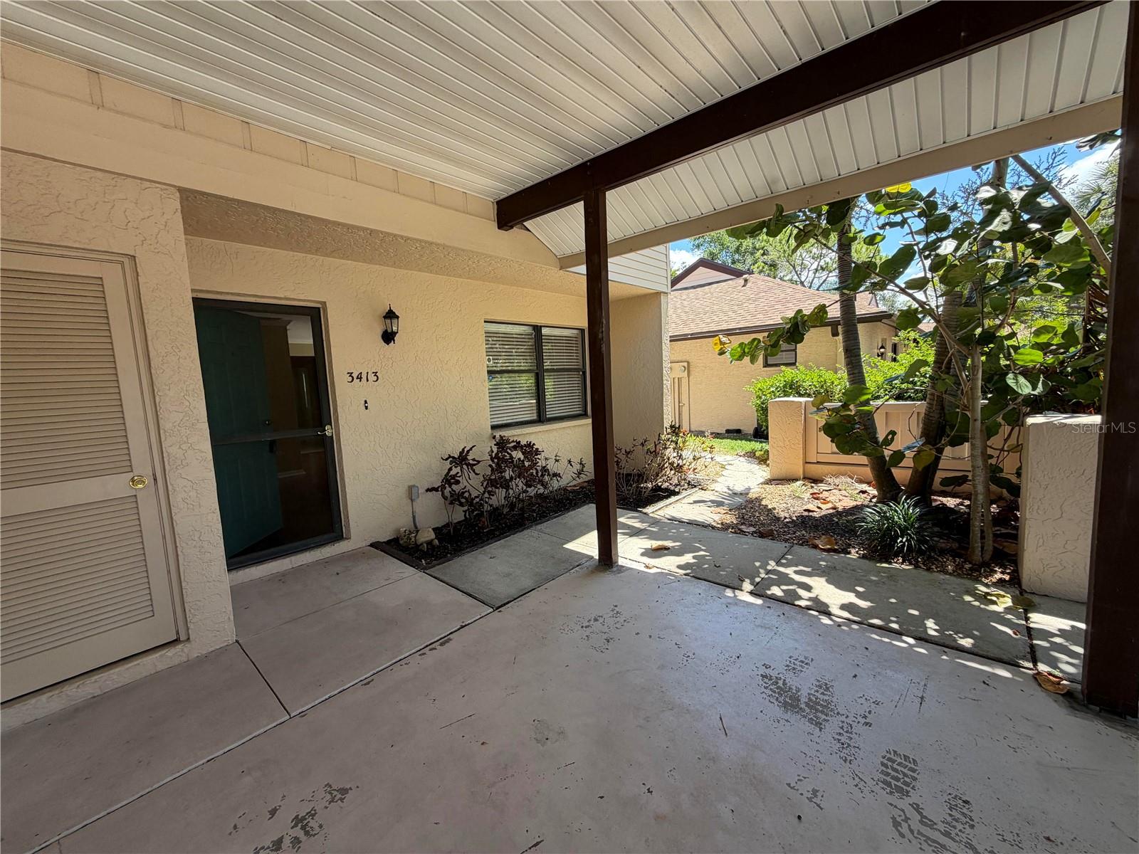 FIVE LAKES 1 & 1C - Residential Lease