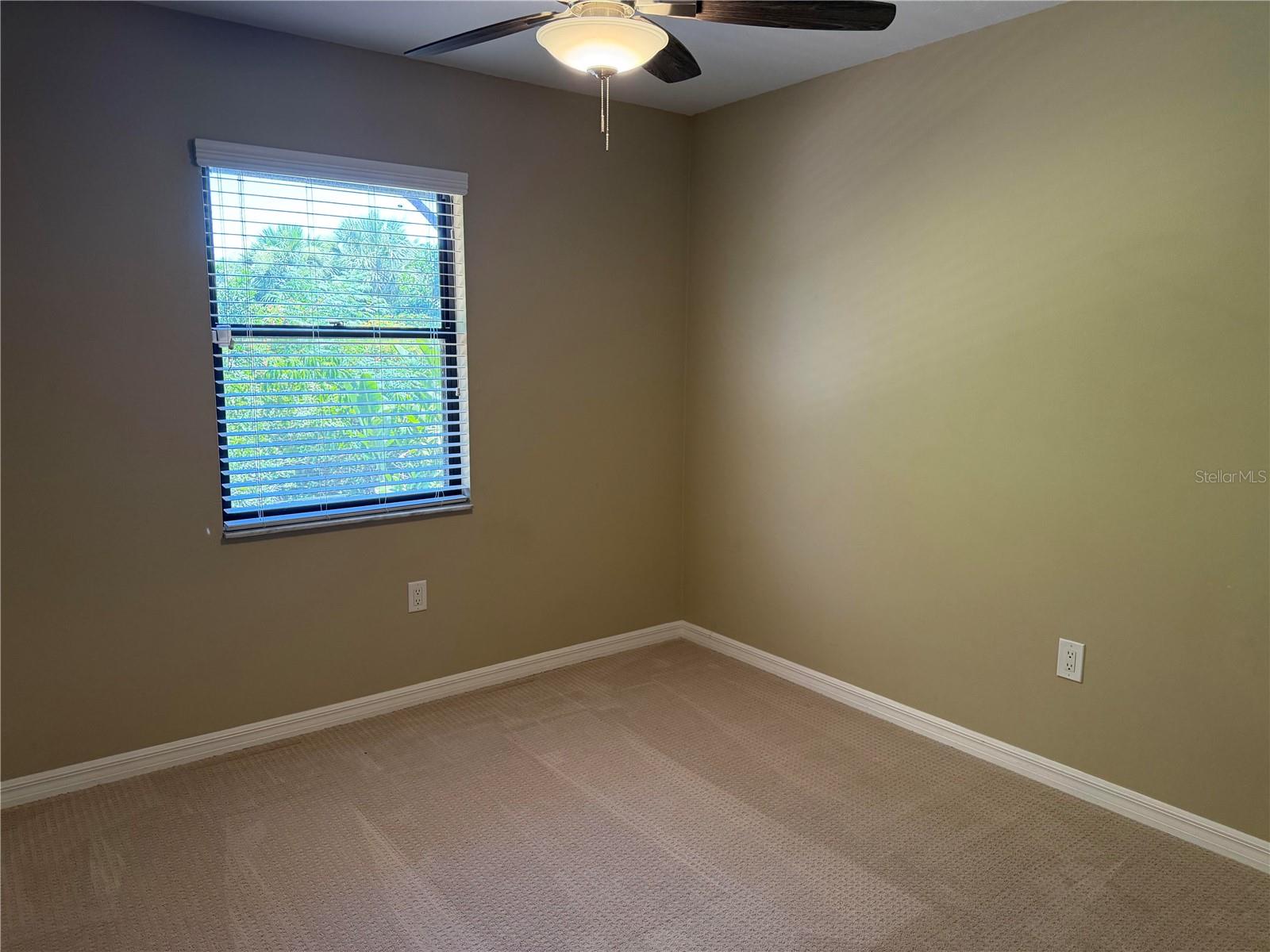 FIVE LAKES 1 & 1C - Residential Lease
