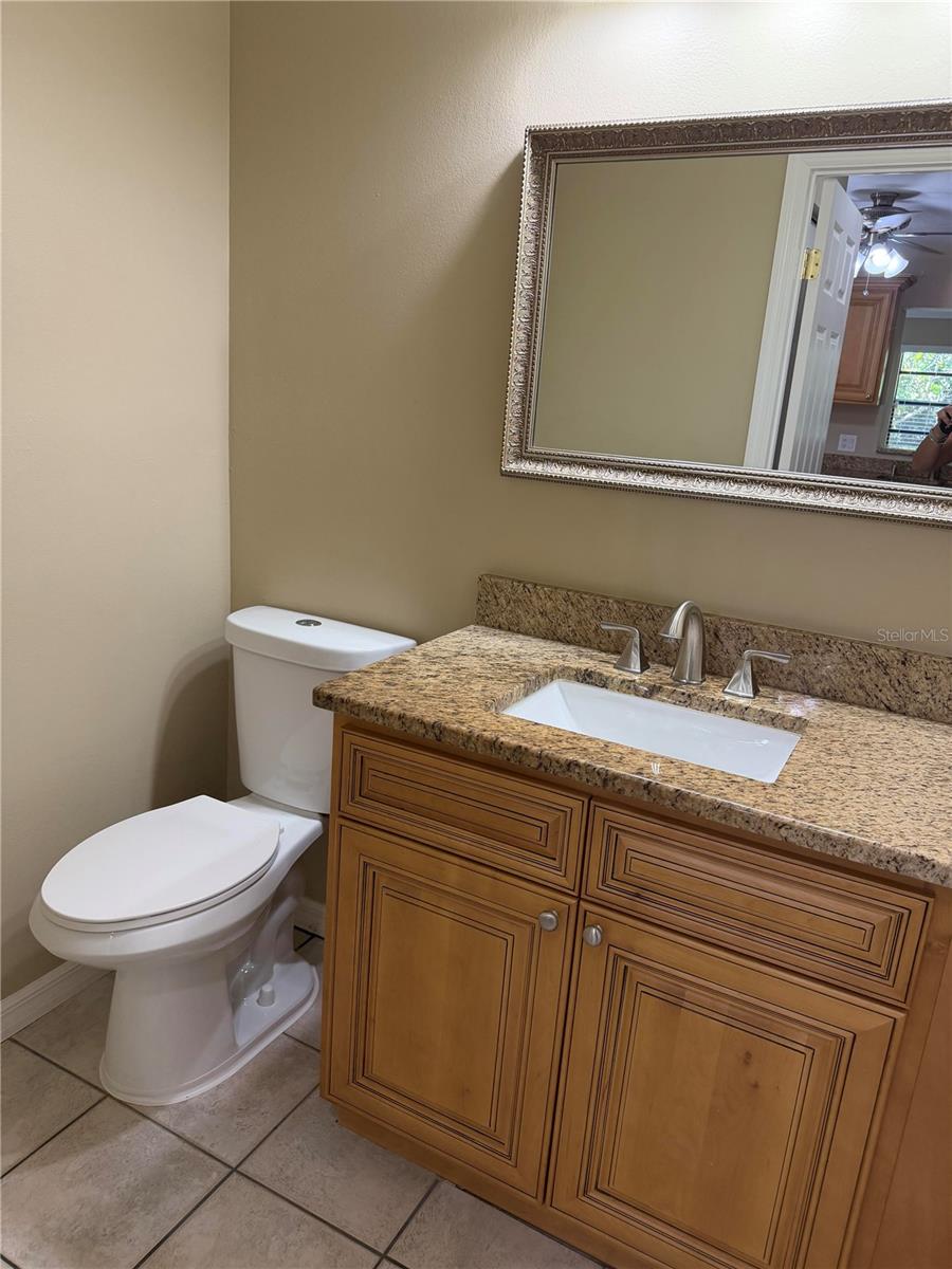 FIVE LAKES 1 & 1C - Residential Lease