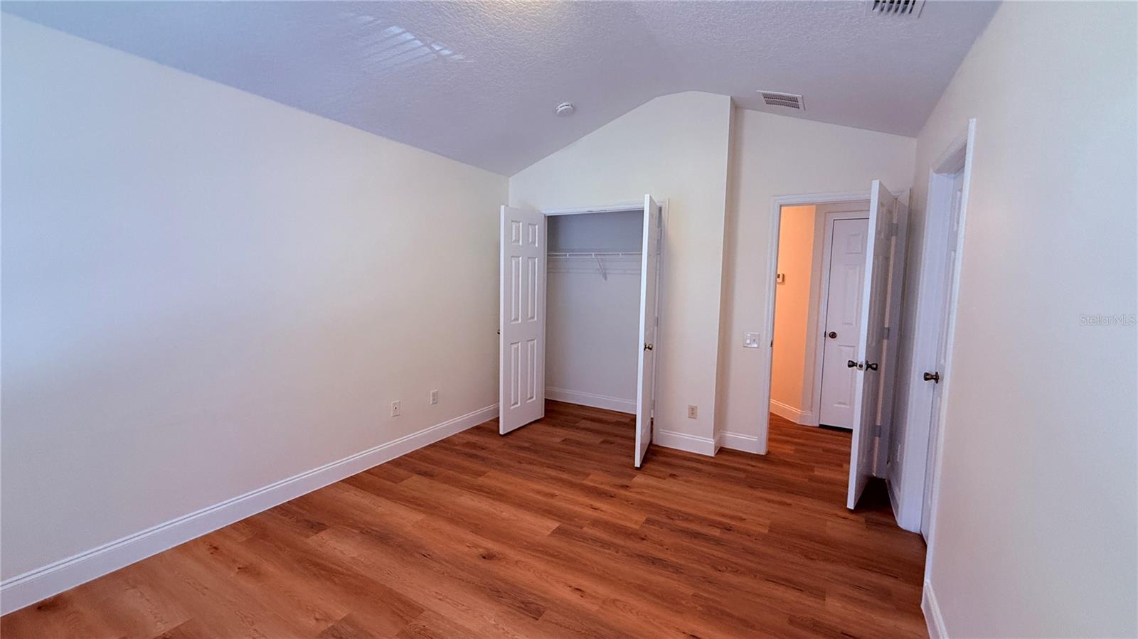 VISTAS AT LAKE HOWELL - Residential Lease