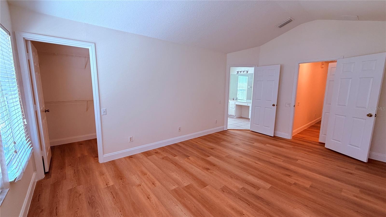VISTAS AT LAKE HOWELL - Residential Lease