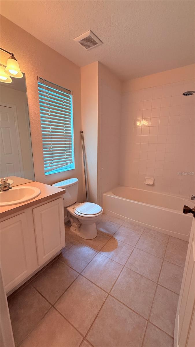 VISTAS AT LAKE HOWELL - Residential Lease