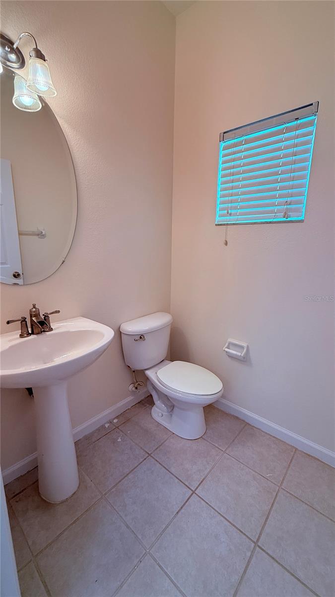 VISTAS AT LAKE HOWELL - Residential Lease