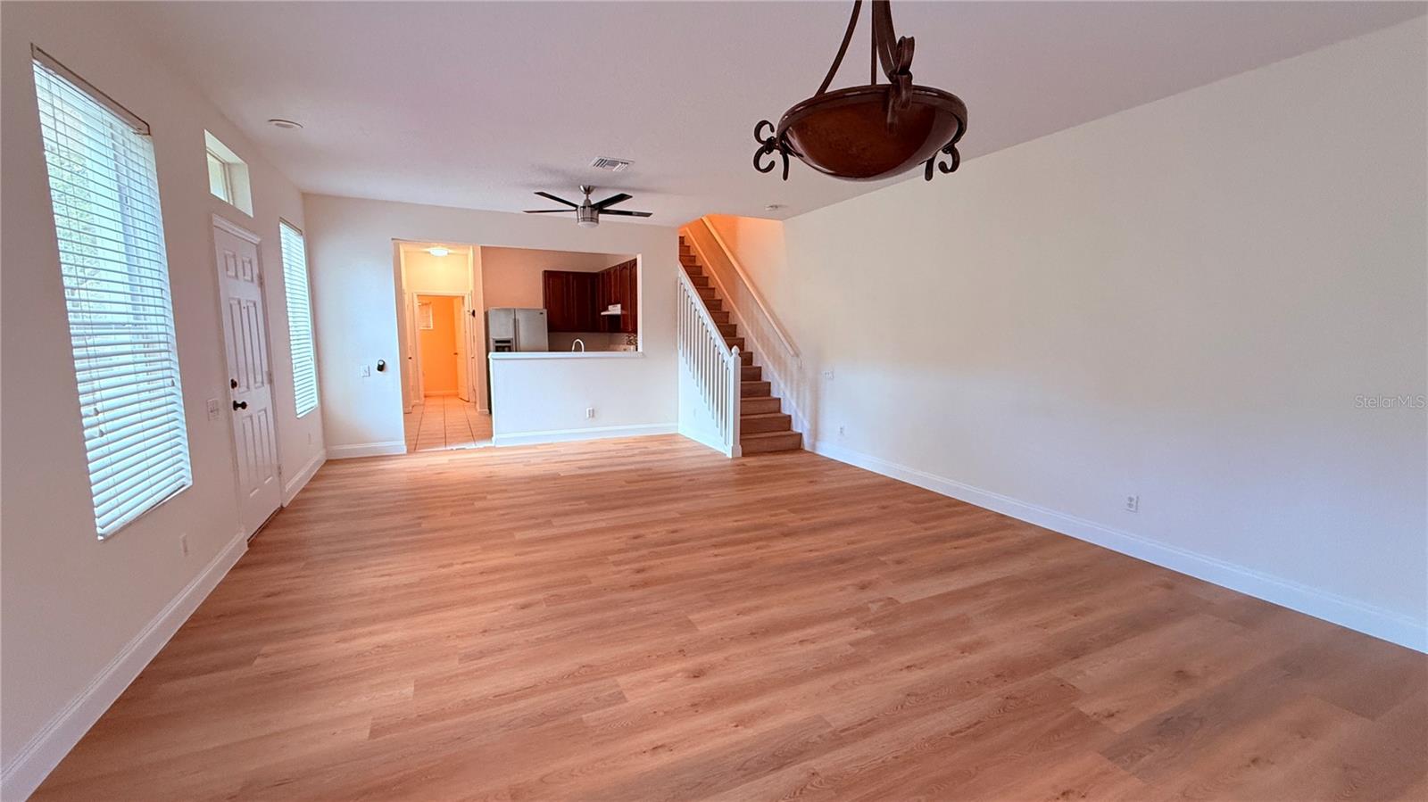 VISTAS AT LAKE HOWELL - Residential Lease
