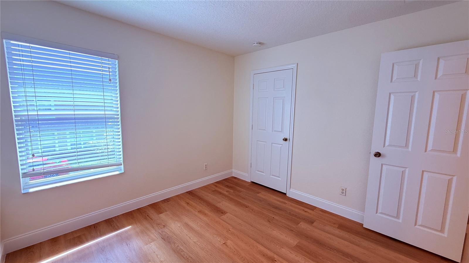 VISTAS AT LAKE HOWELL - Residential Lease