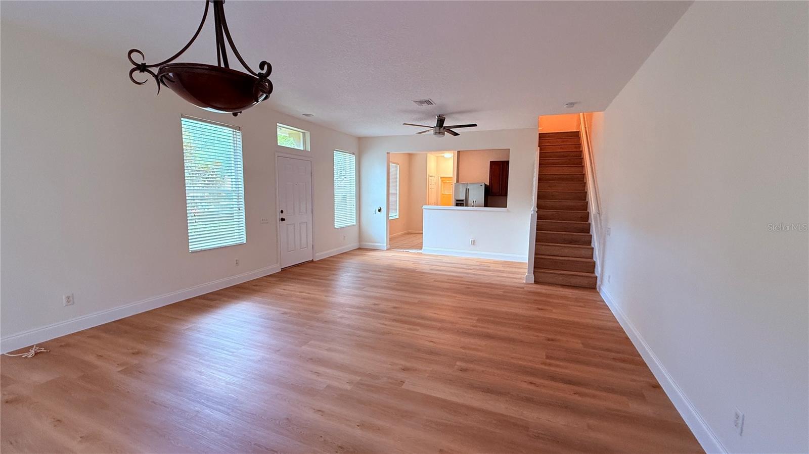 VISTAS AT LAKE HOWELL - Residential Lease