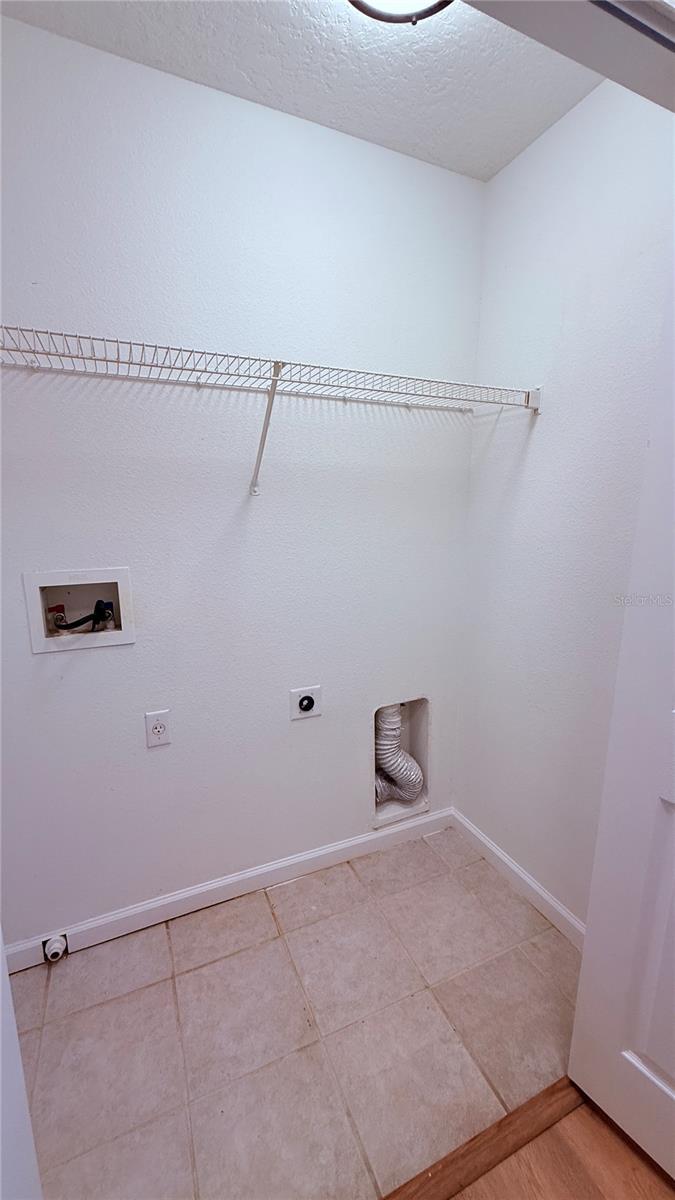 VISTAS AT LAKE HOWELL - Residential Lease