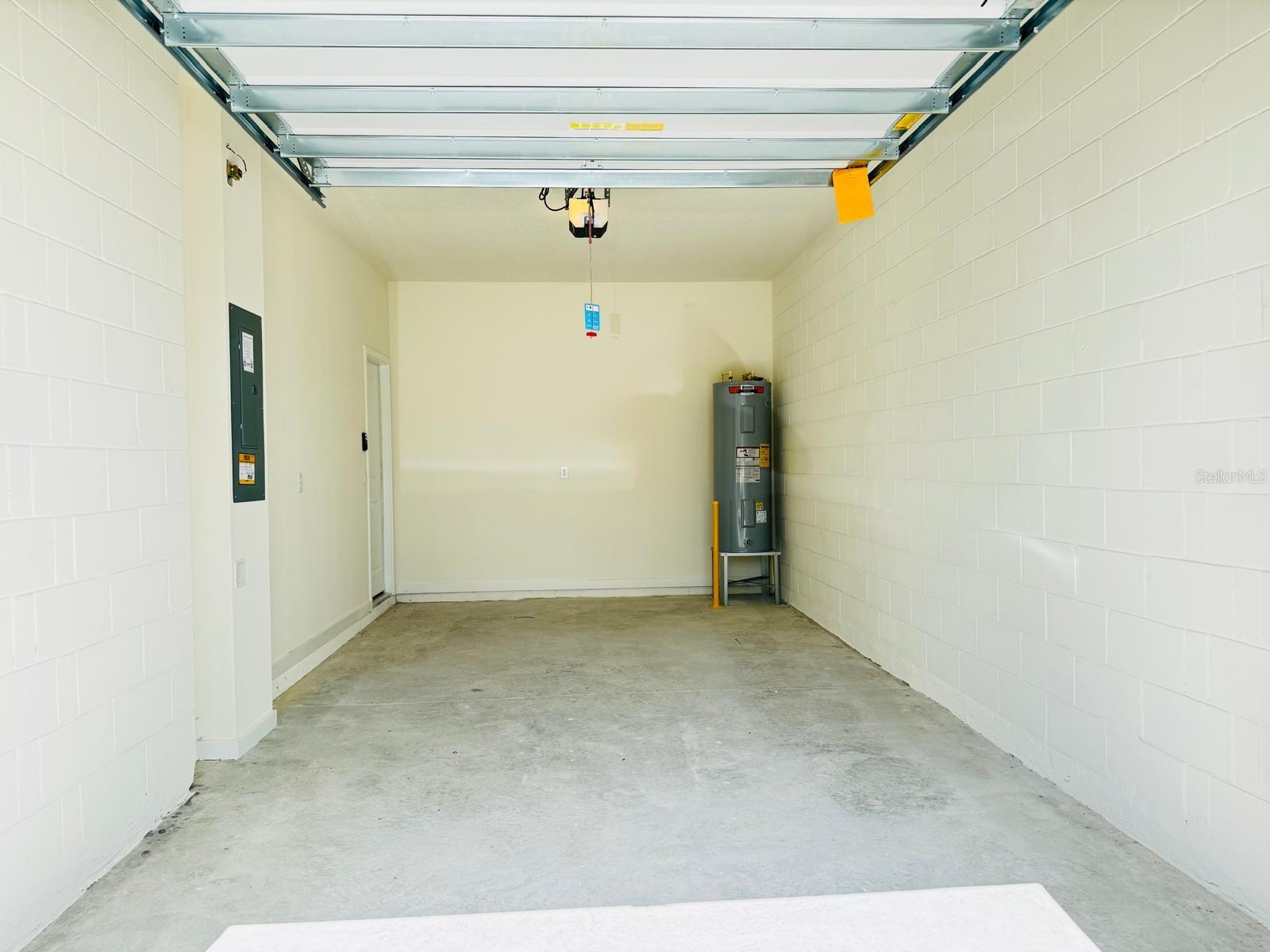 NONA WEST TWNHMS - Residential Lease