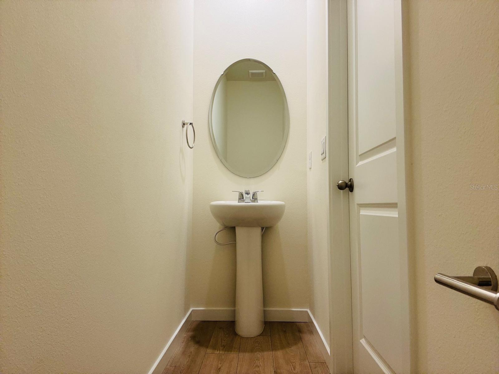 NONA WEST TWNHMS - Residential Lease