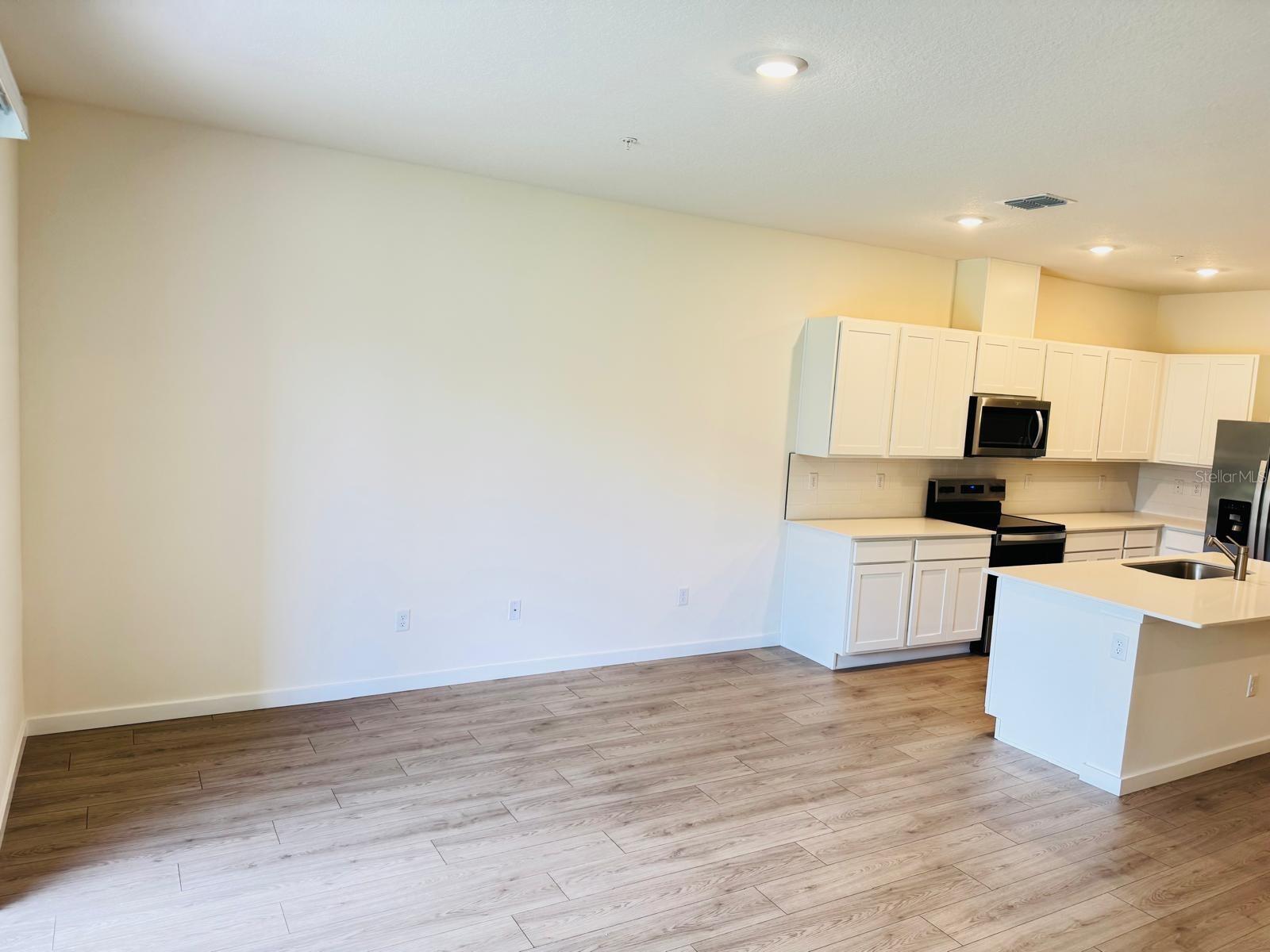 NONA WEST TWNHMS - Residential Lease