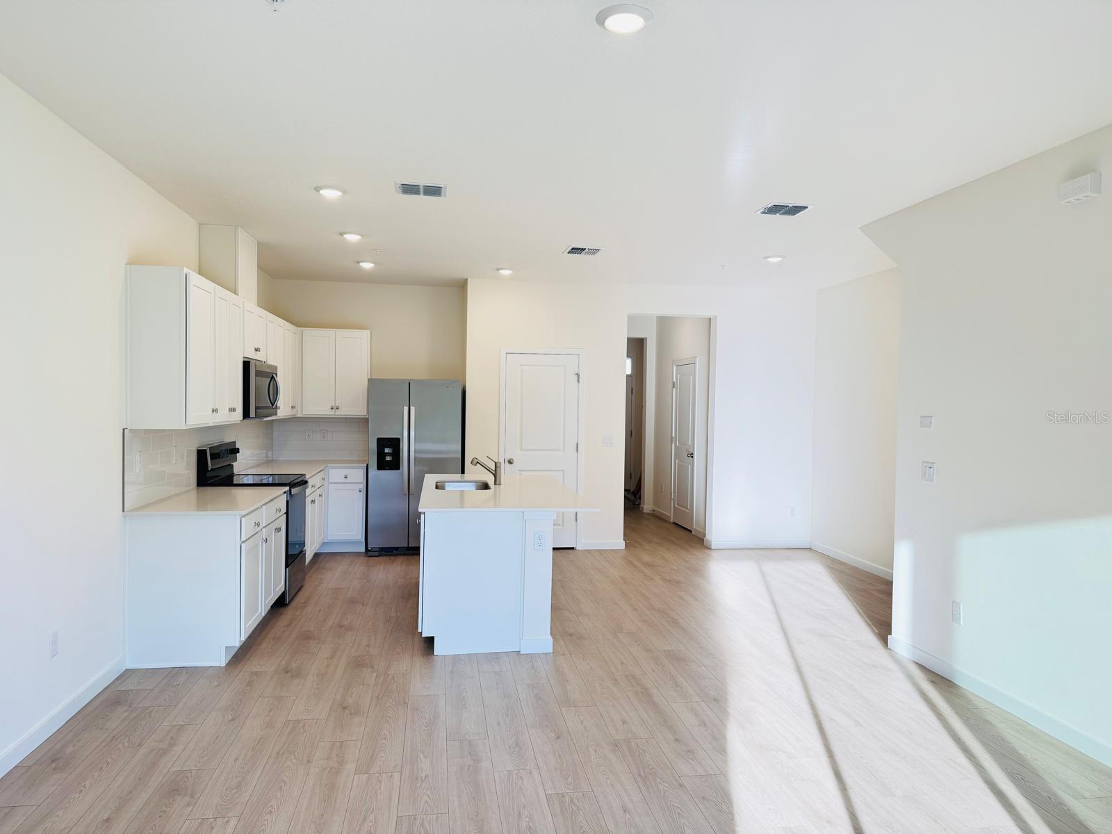 NONA WEST TWNHMS - Residential Lease