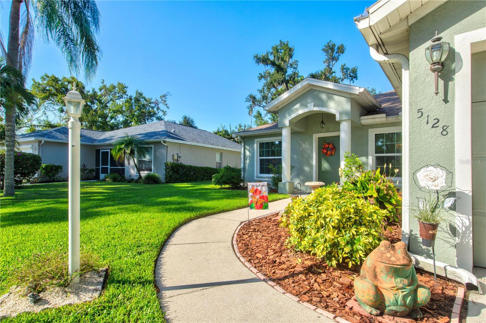 GROVELAND - Residential