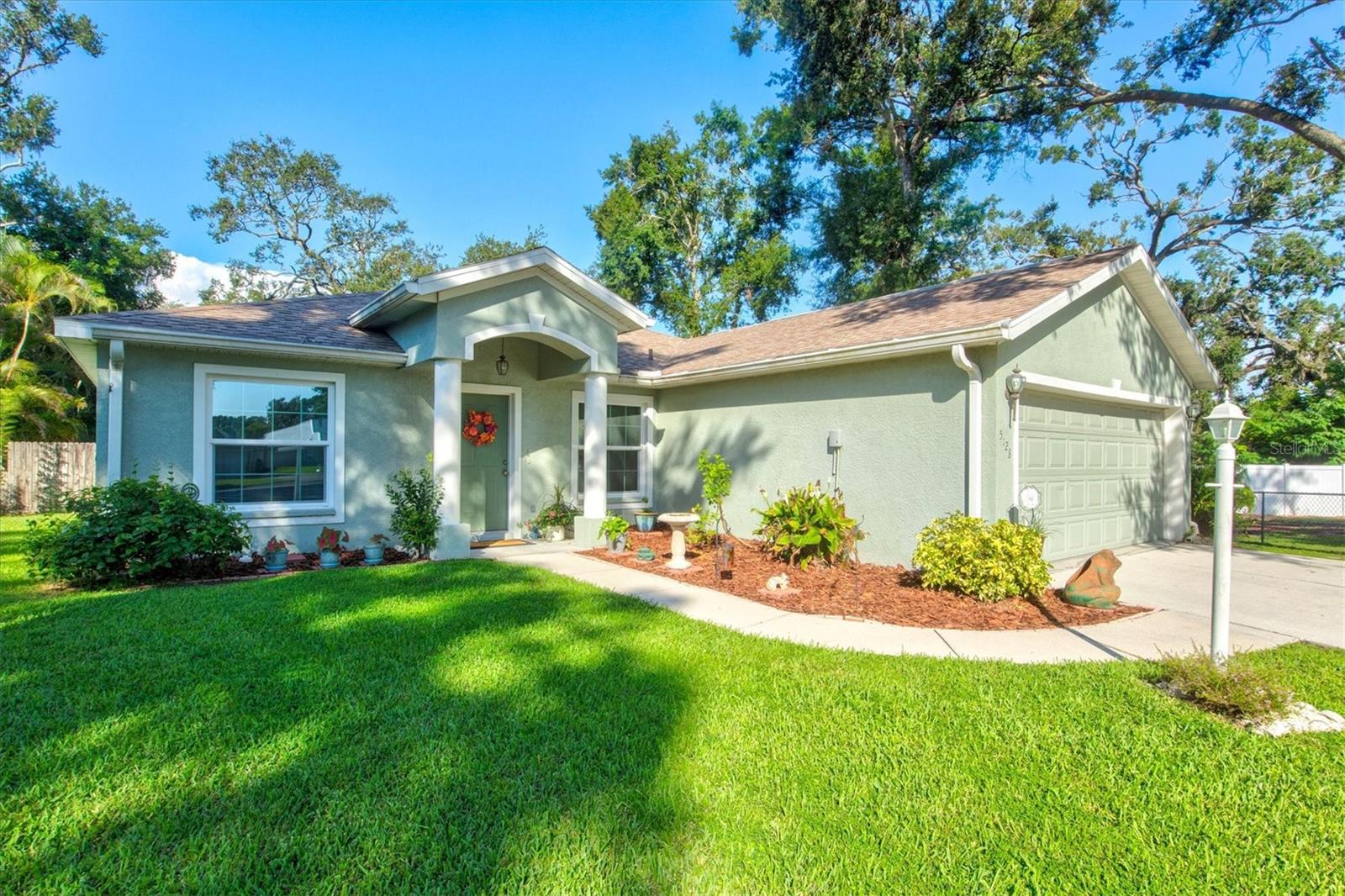 GROVELAND - Residential