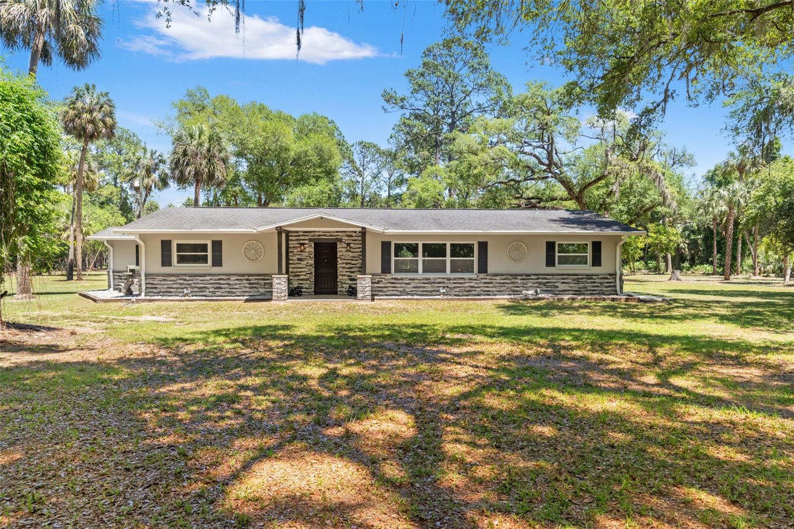 CRYSTAL MANOR - Residential