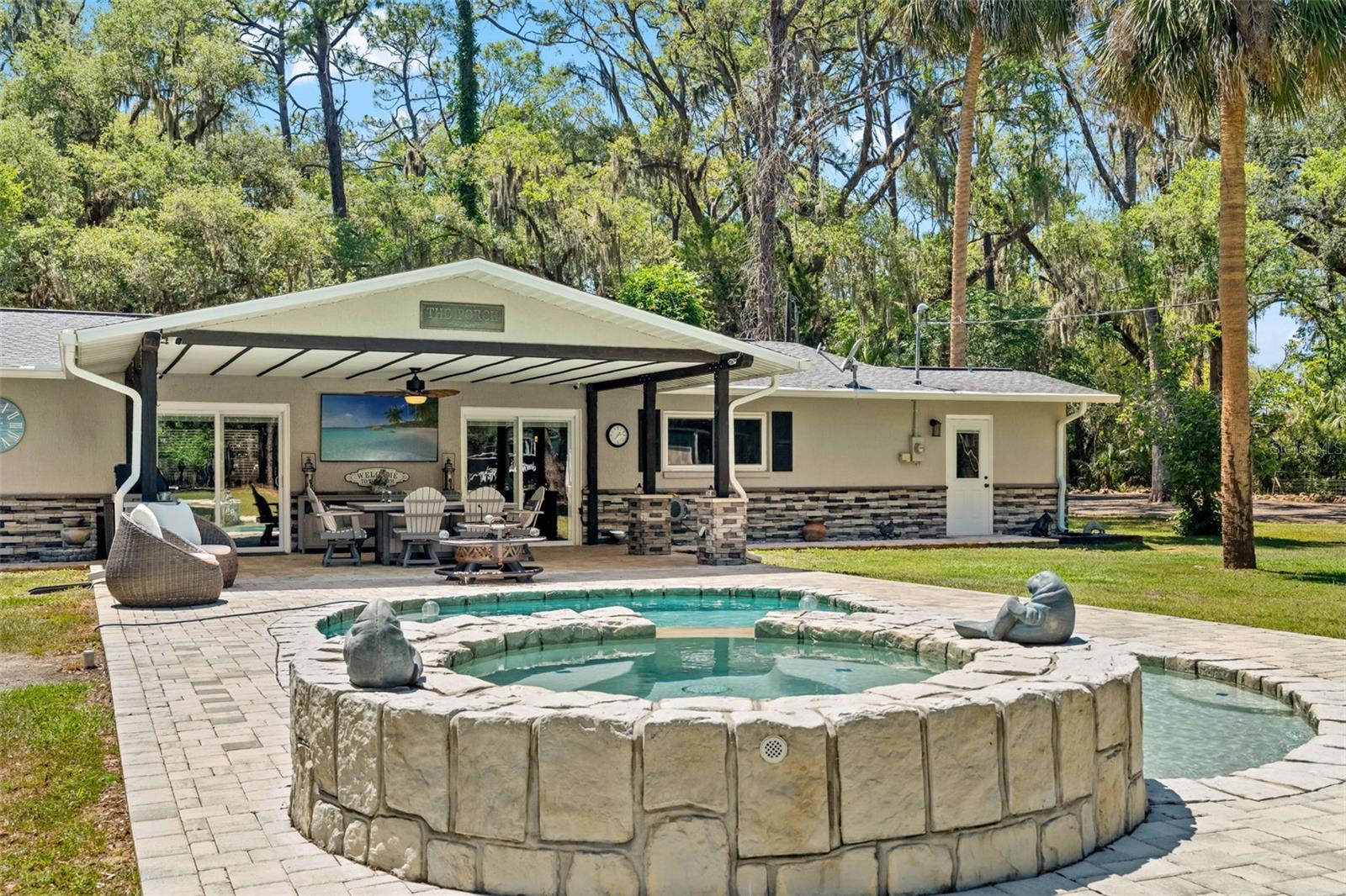 CRYSTAL MANOR - Residential