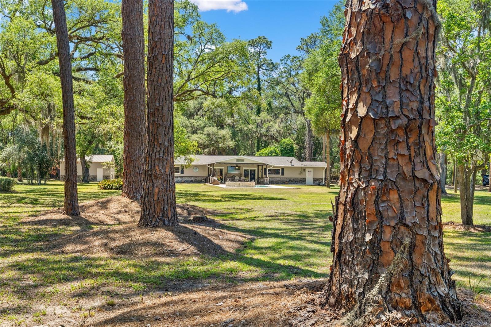 CRYSTAL MANOR - Residential