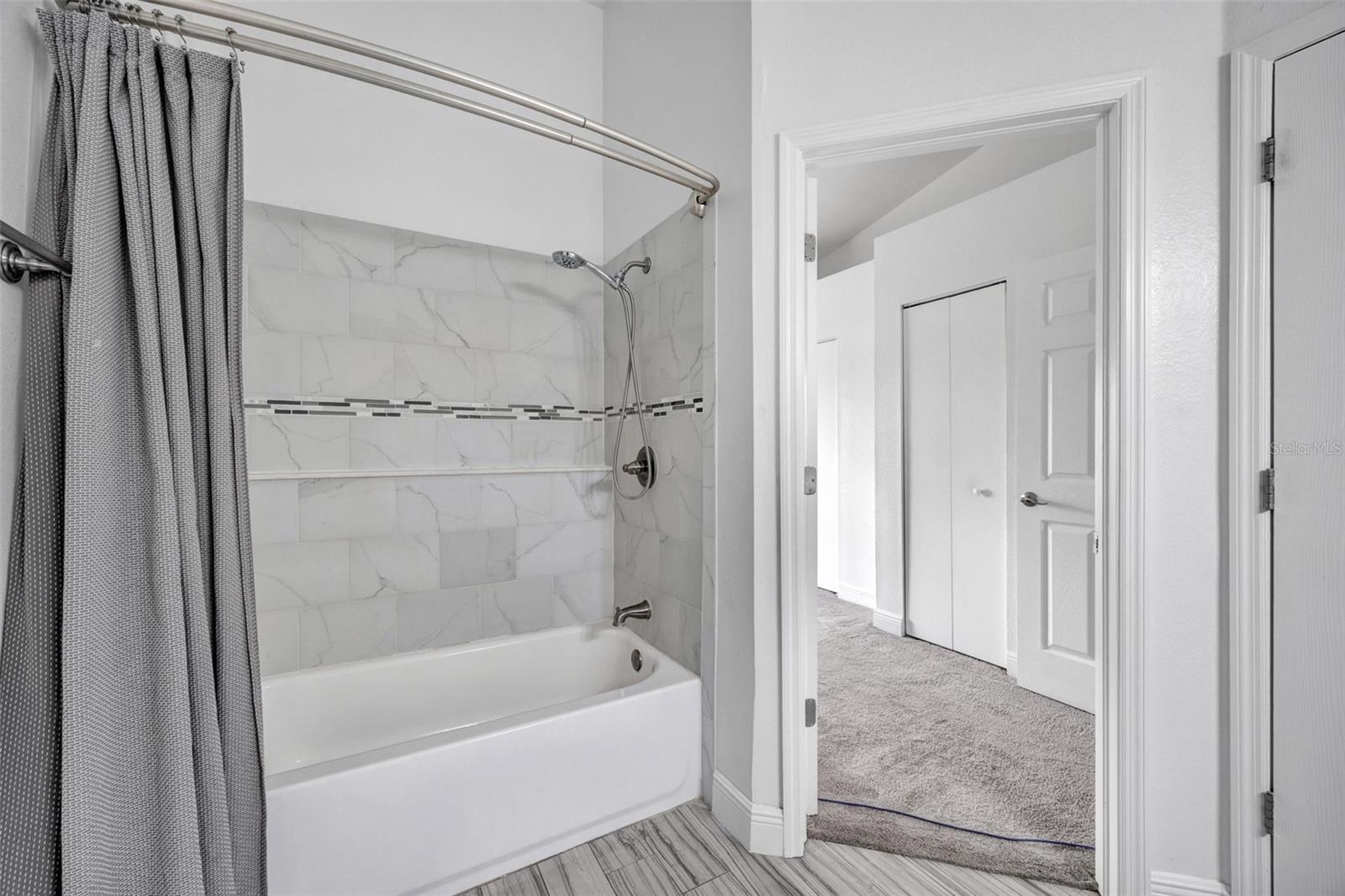 BAYSIDE KEY PH I - Residential Lease