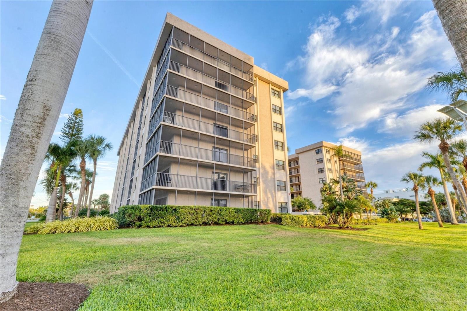 LIDO TOWERS - Residential