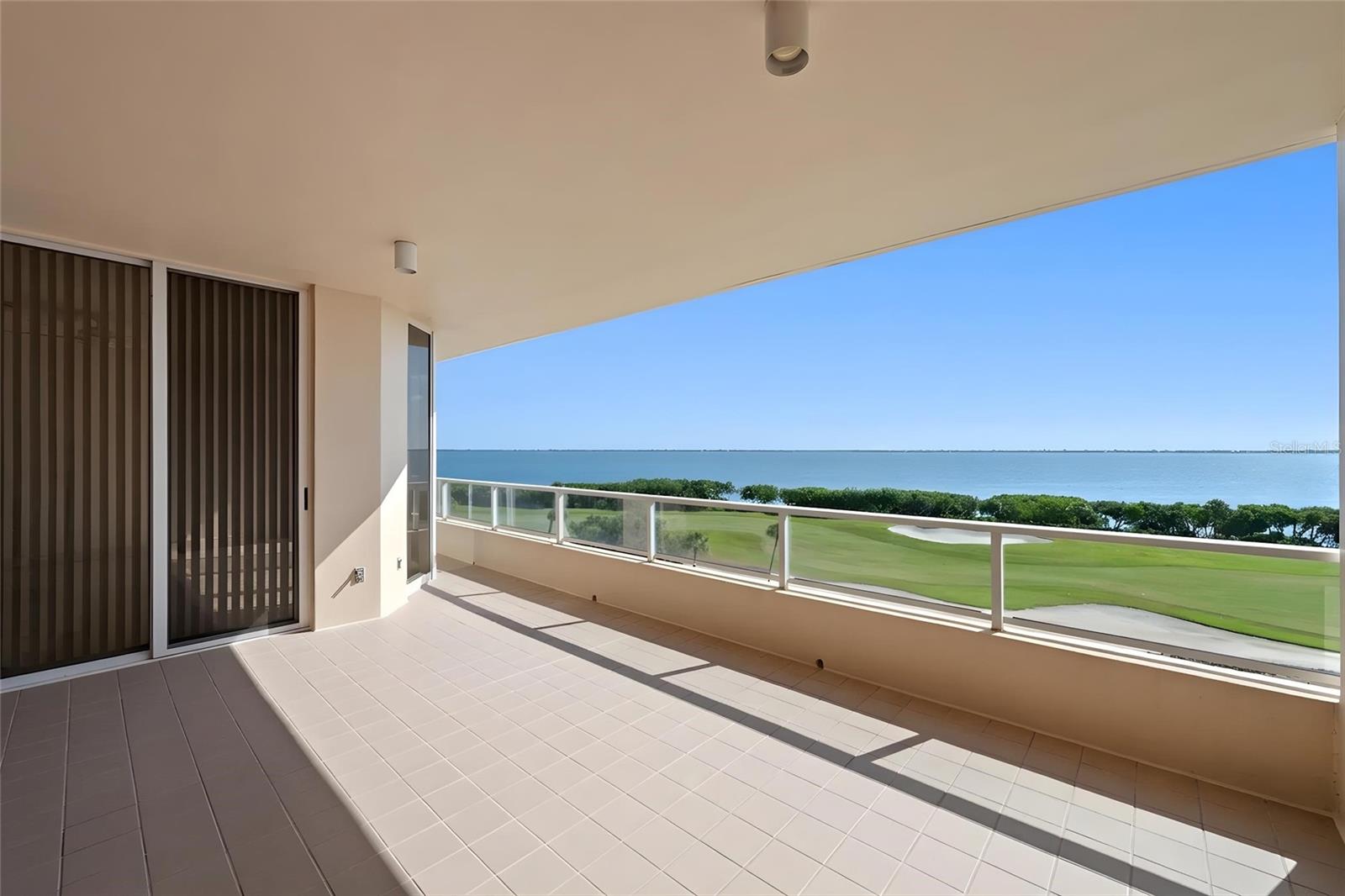 GRAND BAY 1 - Residential