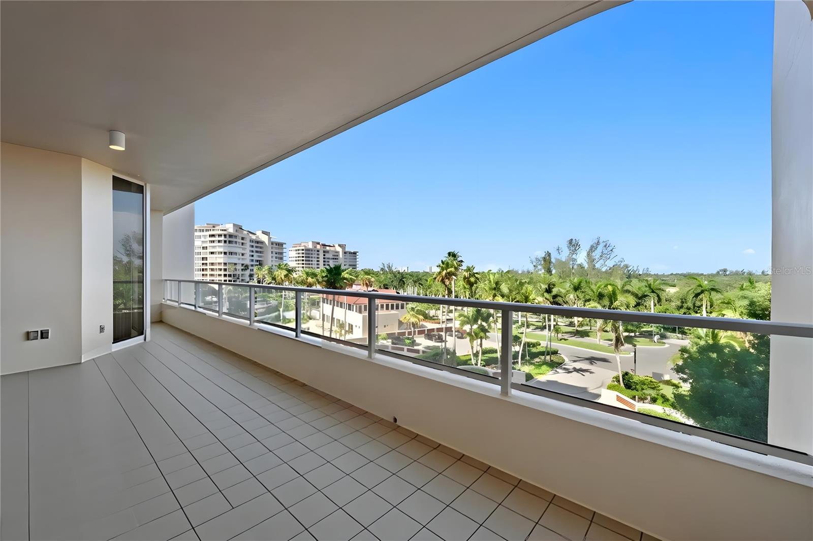 GRAND BAY 1 - Residential