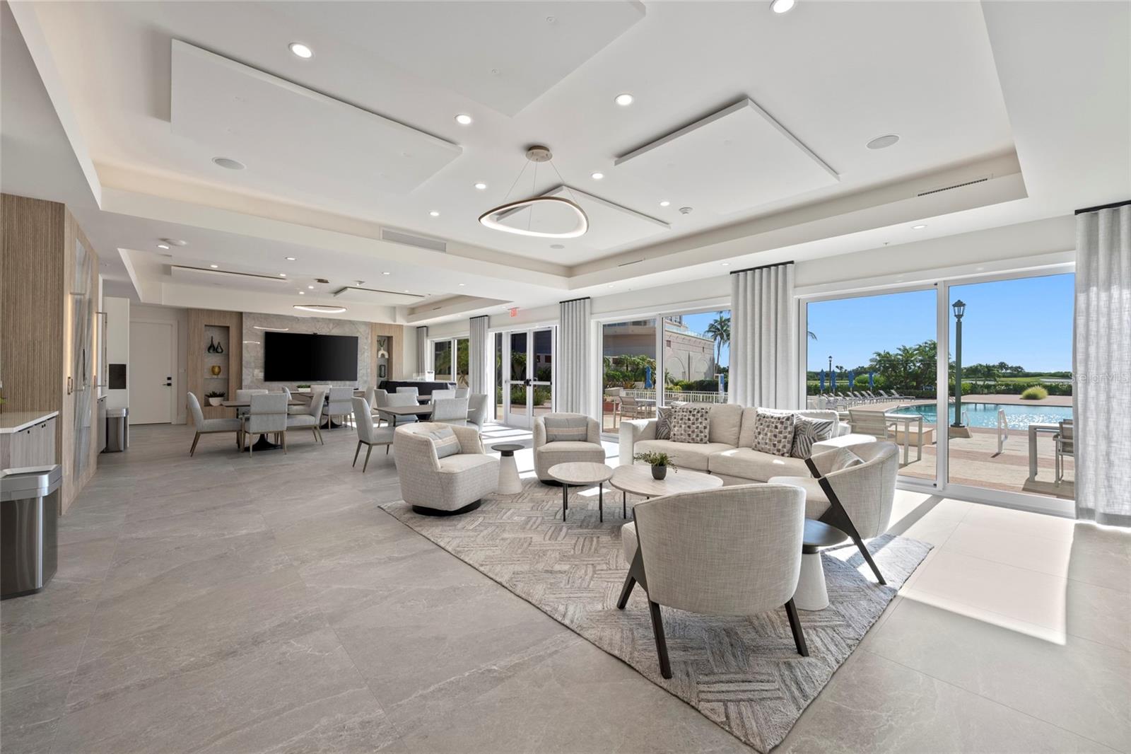 GRAND BAY 1 - Residential