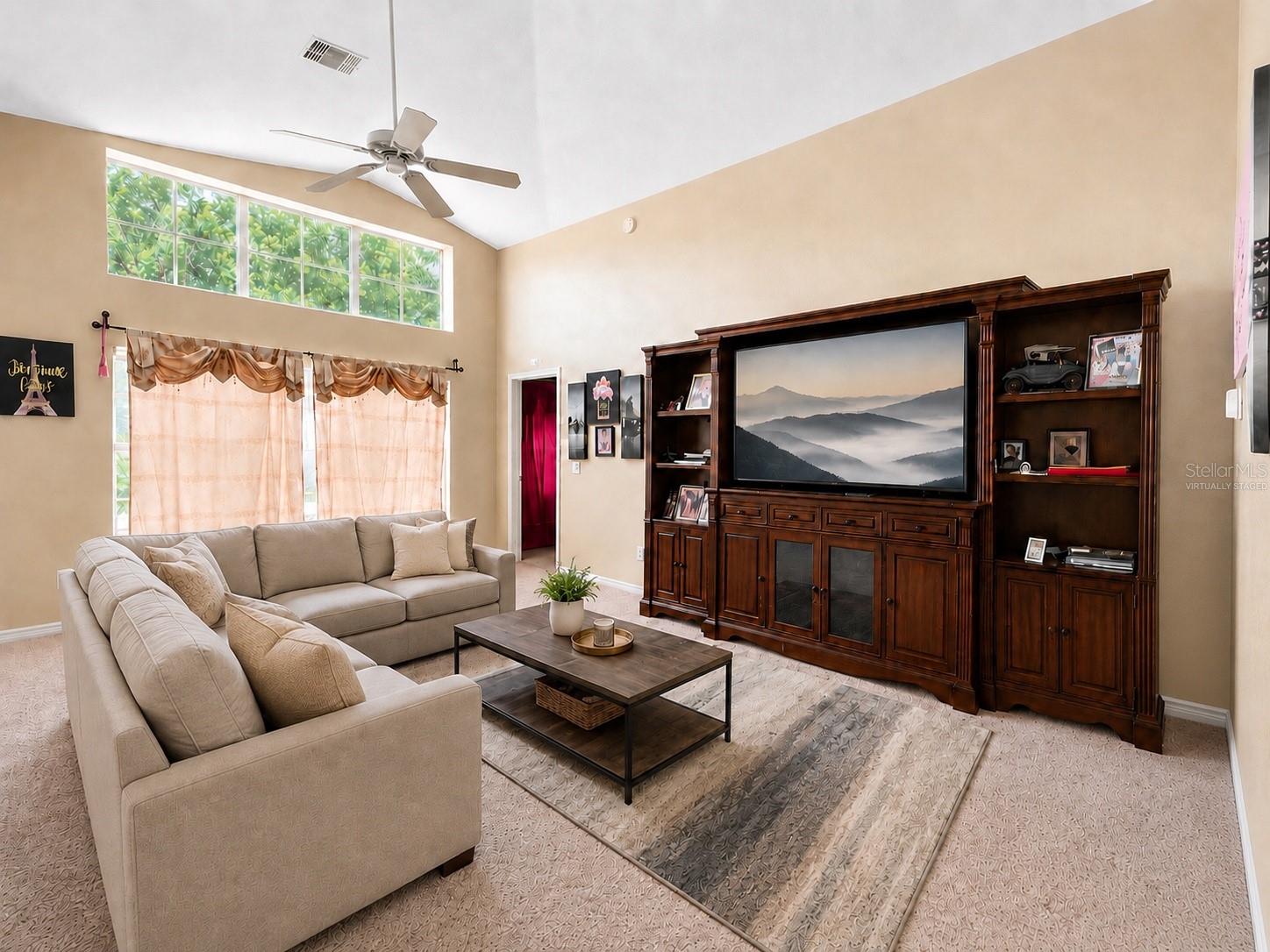 SILVER PALMS - Residential