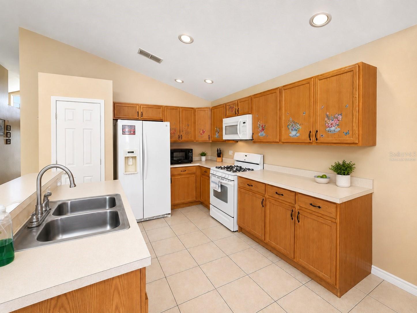 SILVER PALMS - Residential