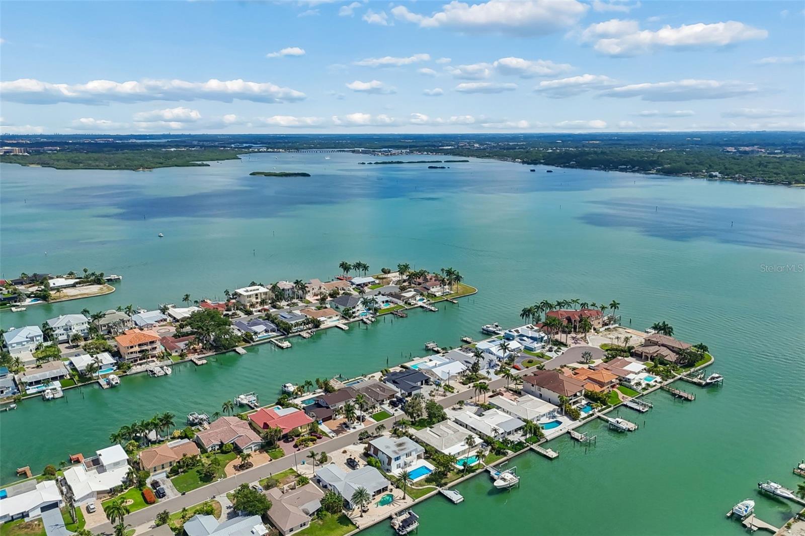 CAPRI ISLE - Residential
