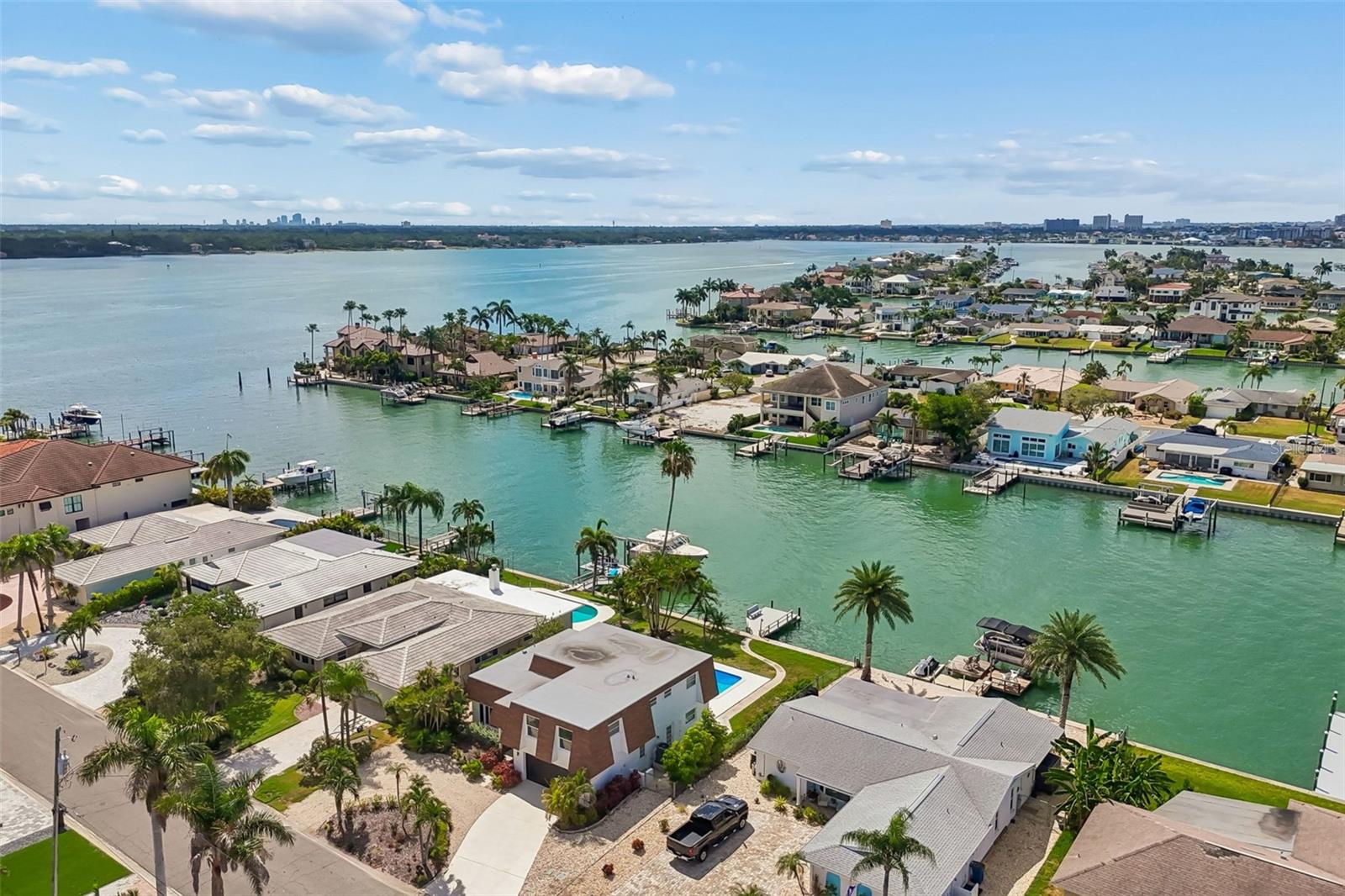 CAPRI ISLE - Residential