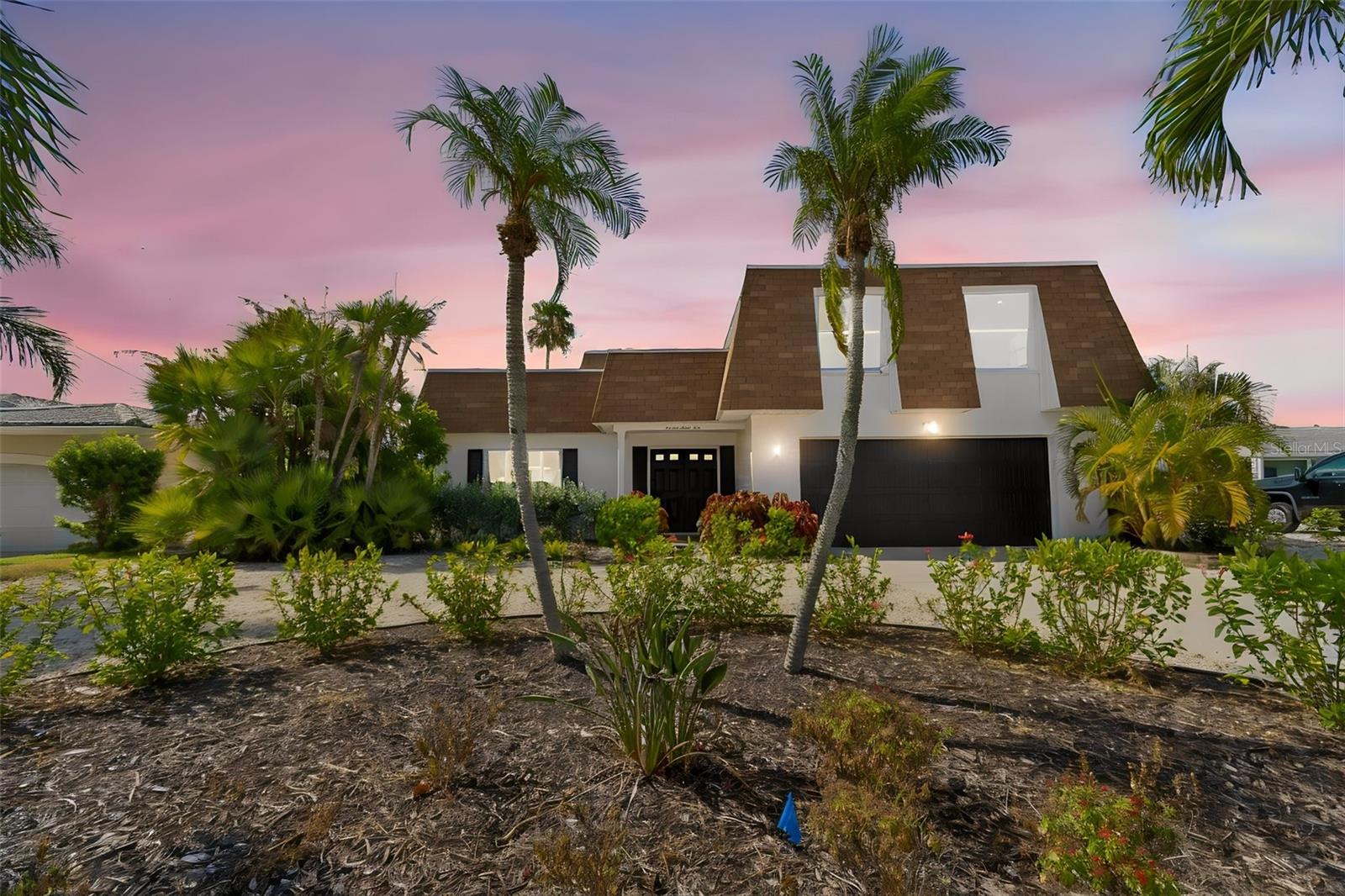 CAPRI ISLE - Residential