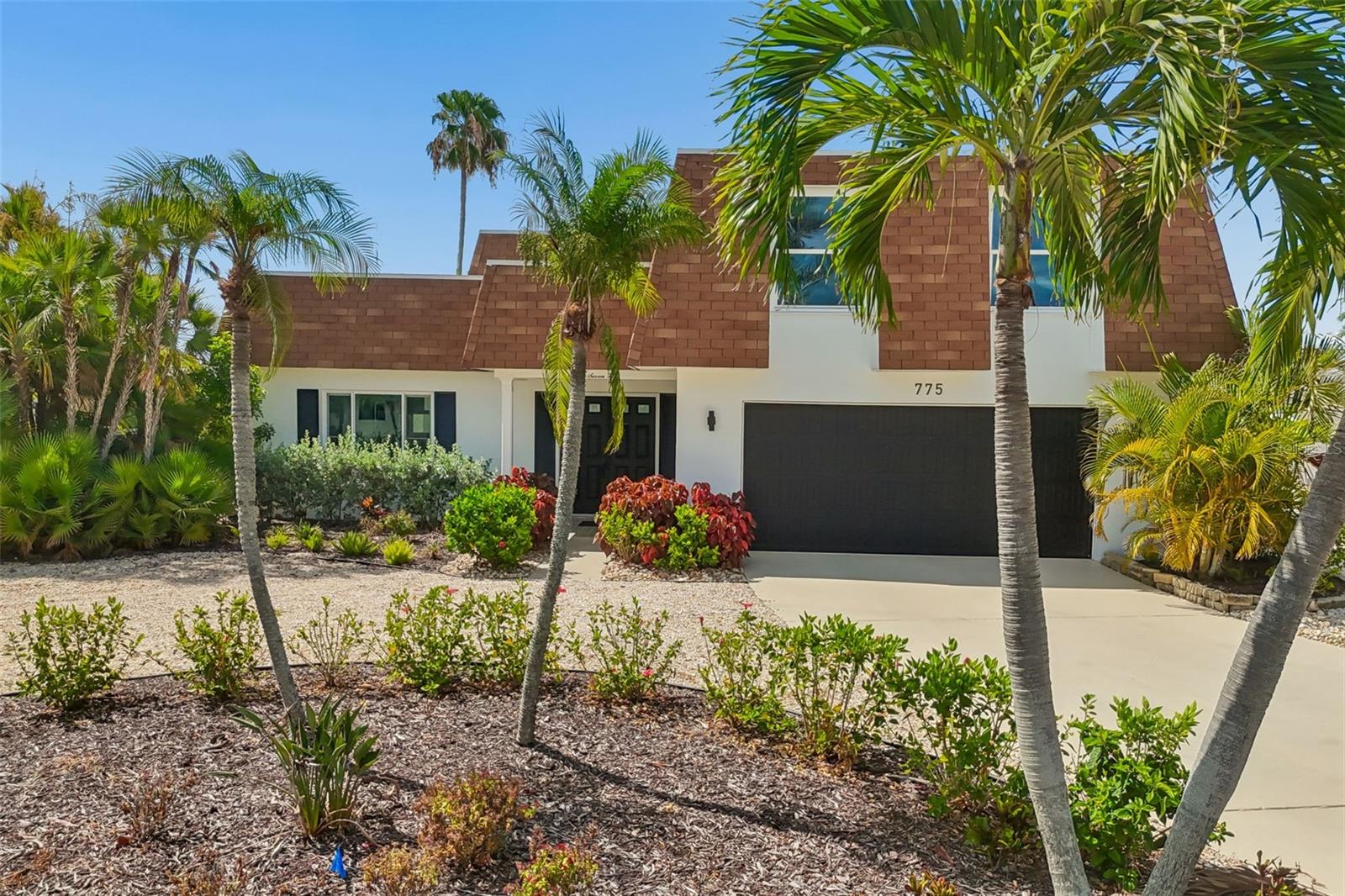 CAPRI ISLE - Residential
