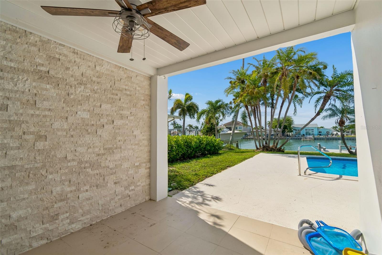 CAPRI ISLE - Residential