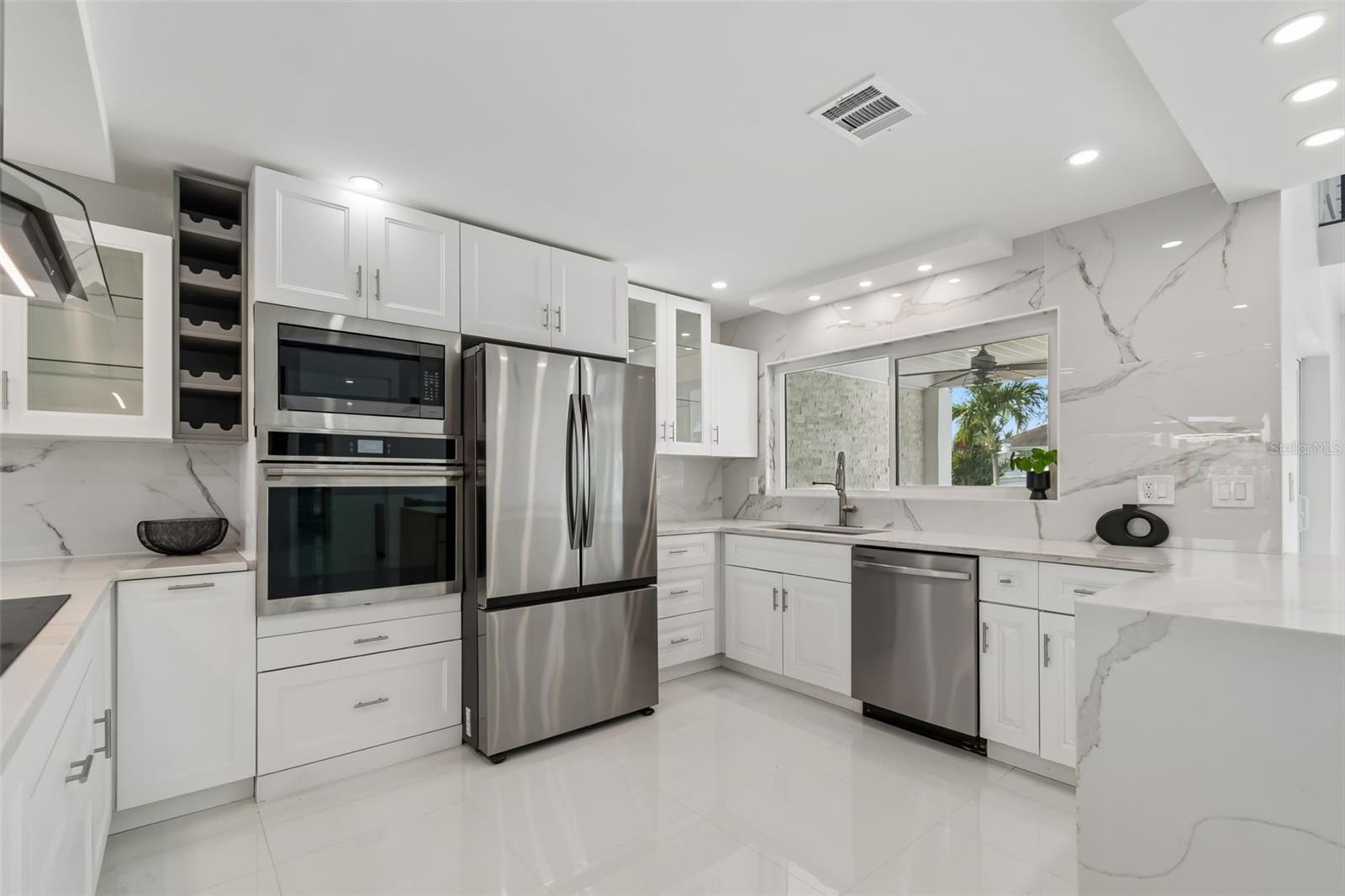 CAPRI ISLE - Residential