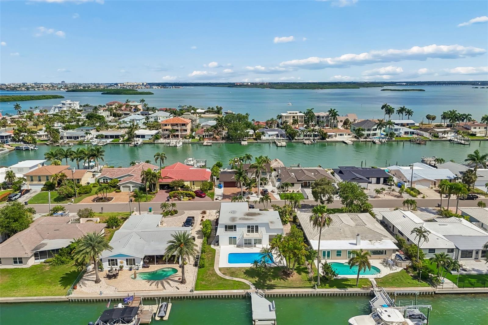 CAPRI ISLE - Residential
