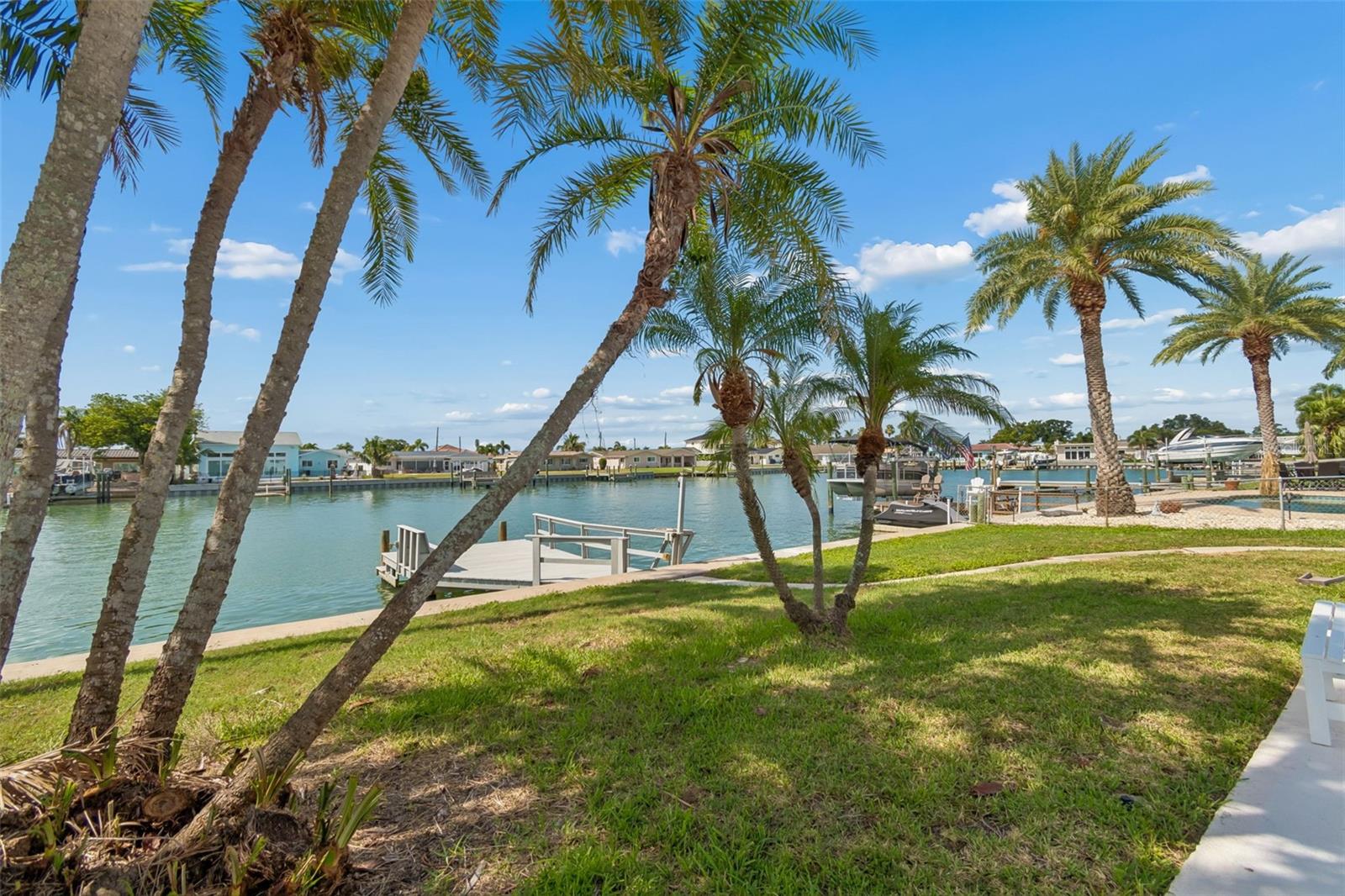 CAPRI ISLE - Residential
